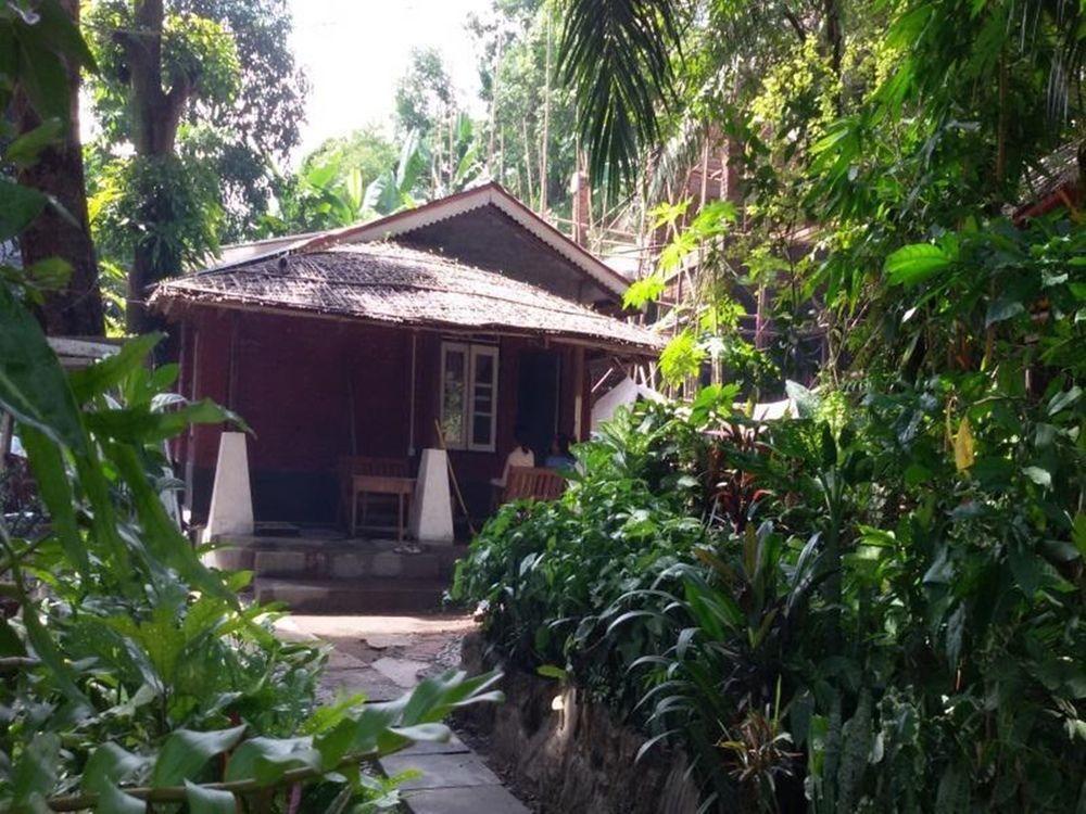 Отель Prince Mrauk U Экстерьер фото